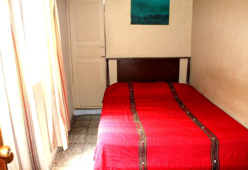 Ximenas Guest House Сан-Сальвадор Екстер'єр фото